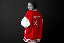 Lade das Bild in den Galerie-Viewer, MOPO-Fan-Jacke: Das Innenfutter ist eine Auswahl unserer Top-Titelseiten