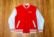 Lade das Bild in den Galerie-Viewer, MOPO-Fan-Jacke: Das Innenfutter ist eine Auswahl unserer Top-Titelseiten