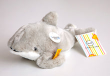 Lade das Bild in den Galerie-Viewer, Von Steiff: Flauschiges Kuscheltier Schweinswal - MOPO-Shop