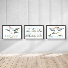 Lade das Bild in den Galerie-Viewer, Ich bin im Flow - Möwenyoga als Kunstdrucke in Postergröße - MOPO-Shop