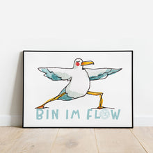 Lade das Bild in den Galerie-Viewer, Ich bin im Flow - Möwenyoga als Kunstdrucke in Postergröße - MOPO-Shop