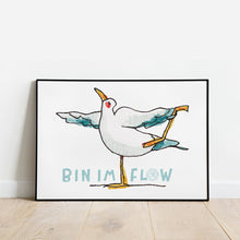 Lade das Bild in den Galerie-Viewer, Ich bin im Flow - Möwenyoga als Kunstdrucke in Postergröße - MOPO-Shop