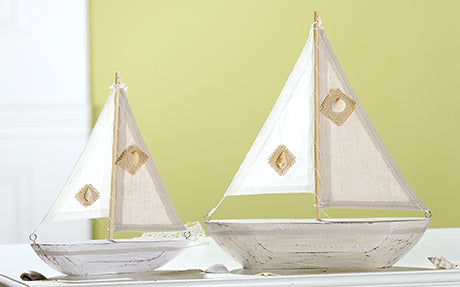 Deko-Segelschiff in Beige/Weiß mit weißen Segeln - MOPO-Shop